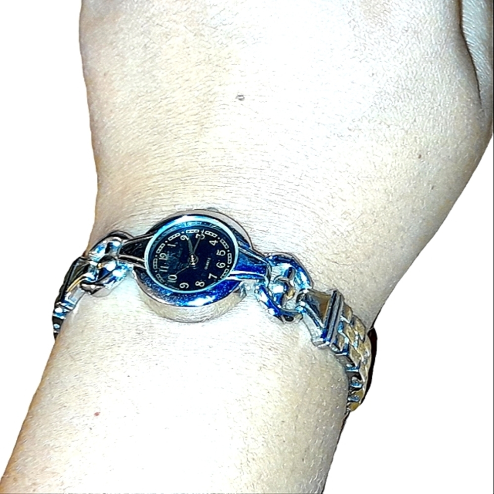 WOMENS WATCH BY DANIEL DAVID - Picture 4 of 4